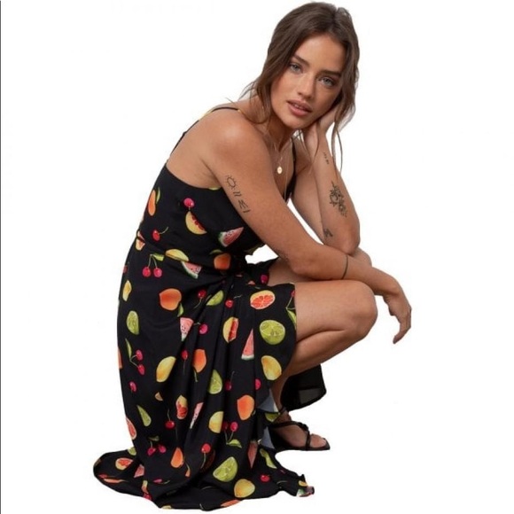 Rails Dresses & Skirts - NWT RAILS IRIS RUFFLE WRAP DRESS